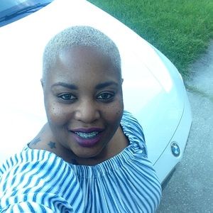 Meet your Posher, Carla